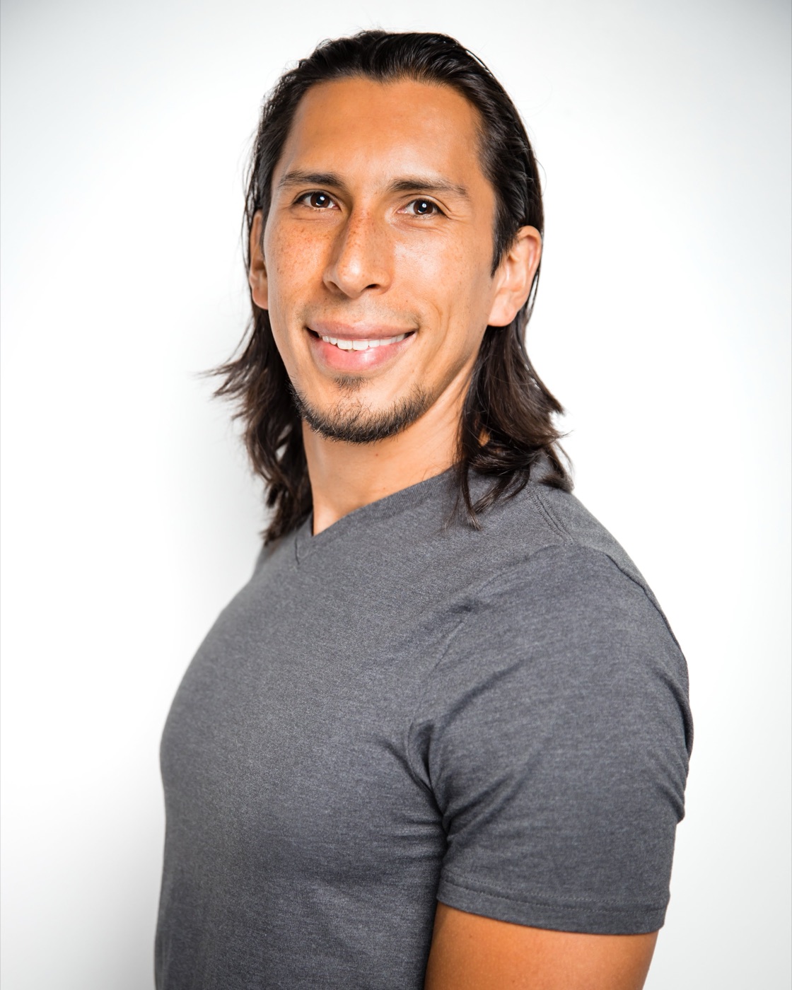 JJ Ruescas, facilitador de breathwork y estratega de optimización humana